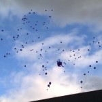 Daar gaan de ballonnen.